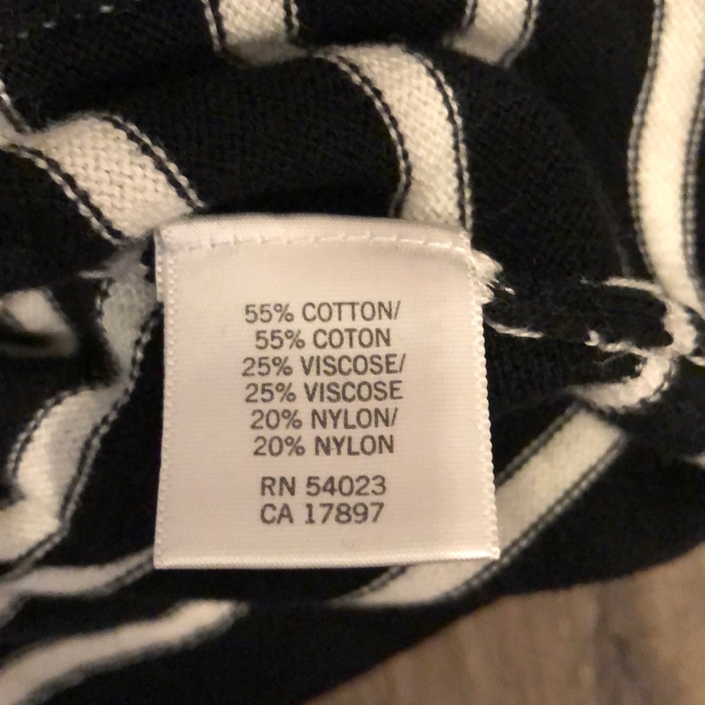 Banana Republic black and white striped cardigan - Picture 5 of 6